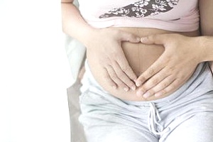 孕妇怎样摸肚子比较好？