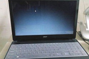 戴尔笔记本电脑为什么开机黑屏只有鼠标